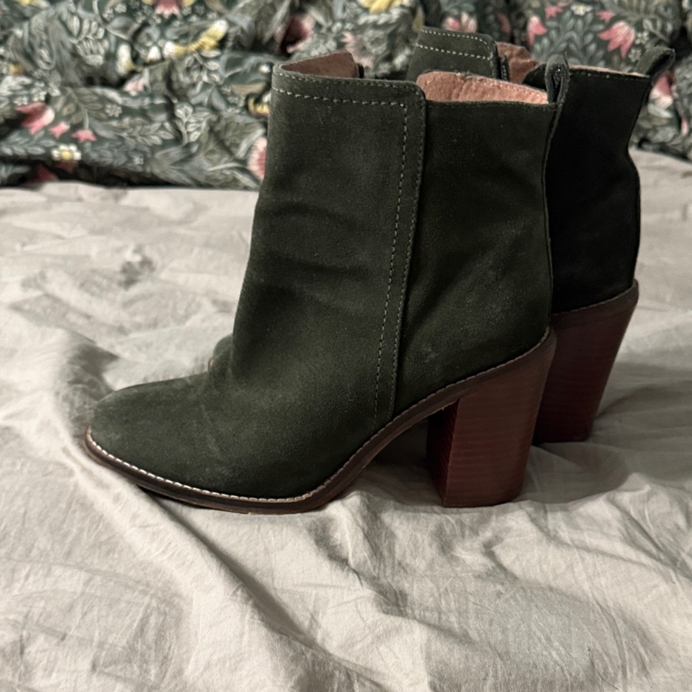 Seychelles Forest Green Suede Ankle Boots